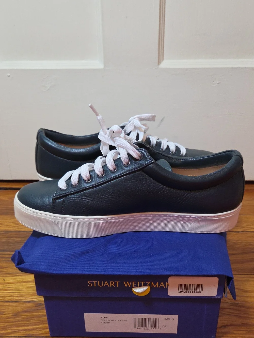 Stuart Weitzman Klee Low-top Lace-up Leather Sneakers In Deep Forest Green 9.5